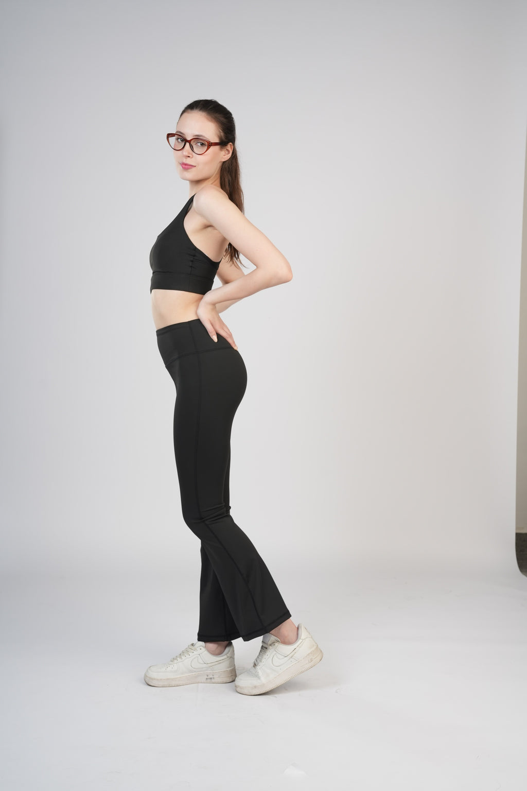 Infinite Silhouette Set | Cross Strap Support & Flare Fit - Black